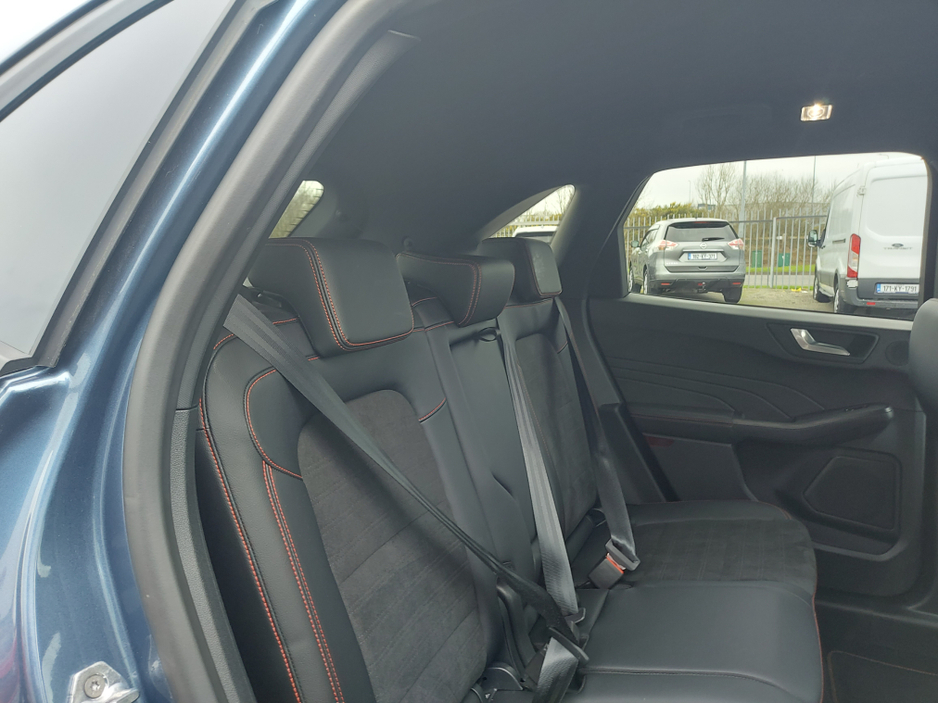 2022 Ford Kuga - image 18