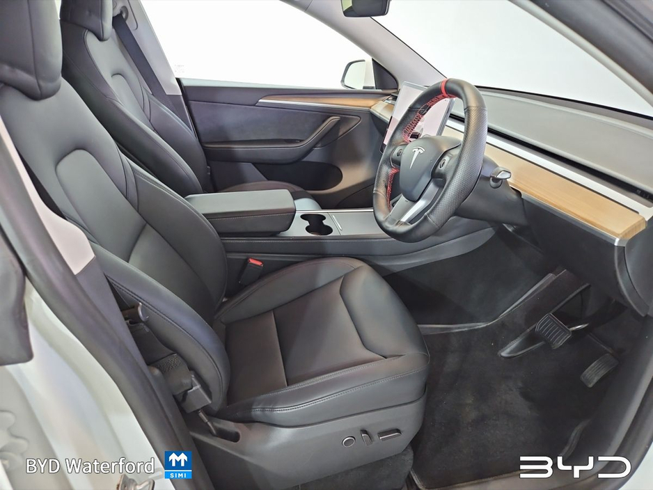 2024 Tesla Model Y - image 9