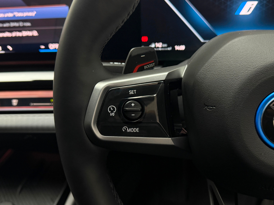 2025 BMW 5 Series - image 22