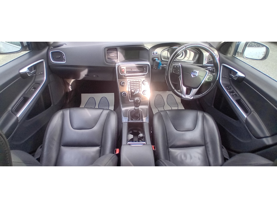 2015 Volvo V60 D2 SE 5DR...LOW MILEAGE... €10,950