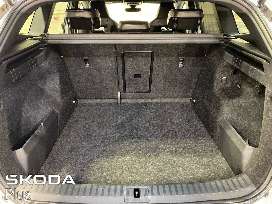 2022 Skoda Enyaq - image 9