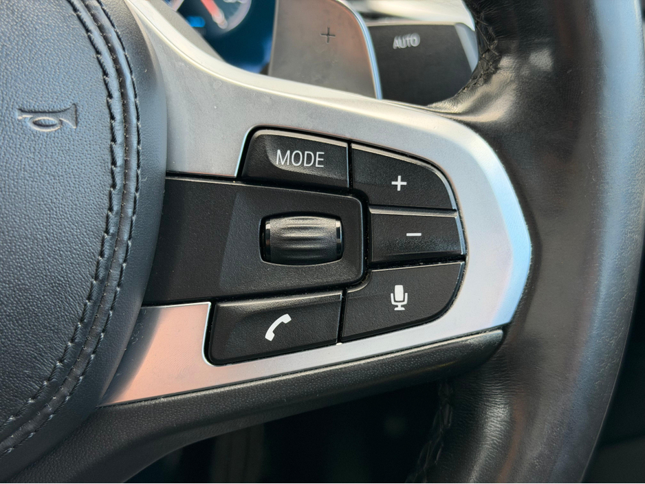 2018 BMW 5 Series - image 21