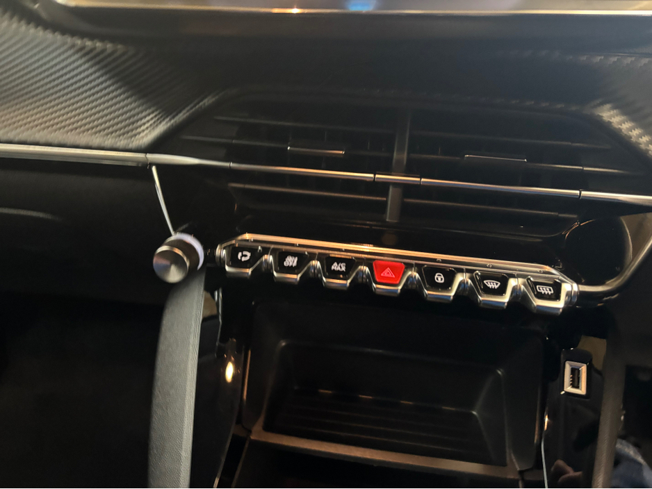 2023 Peugeot 208 ACTIVE 1.2 75 6.4 4DR €14,999