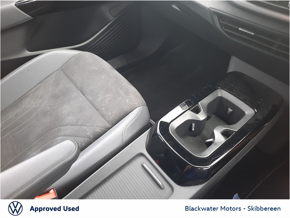 2023 Volkswagen ID.4 - image 16