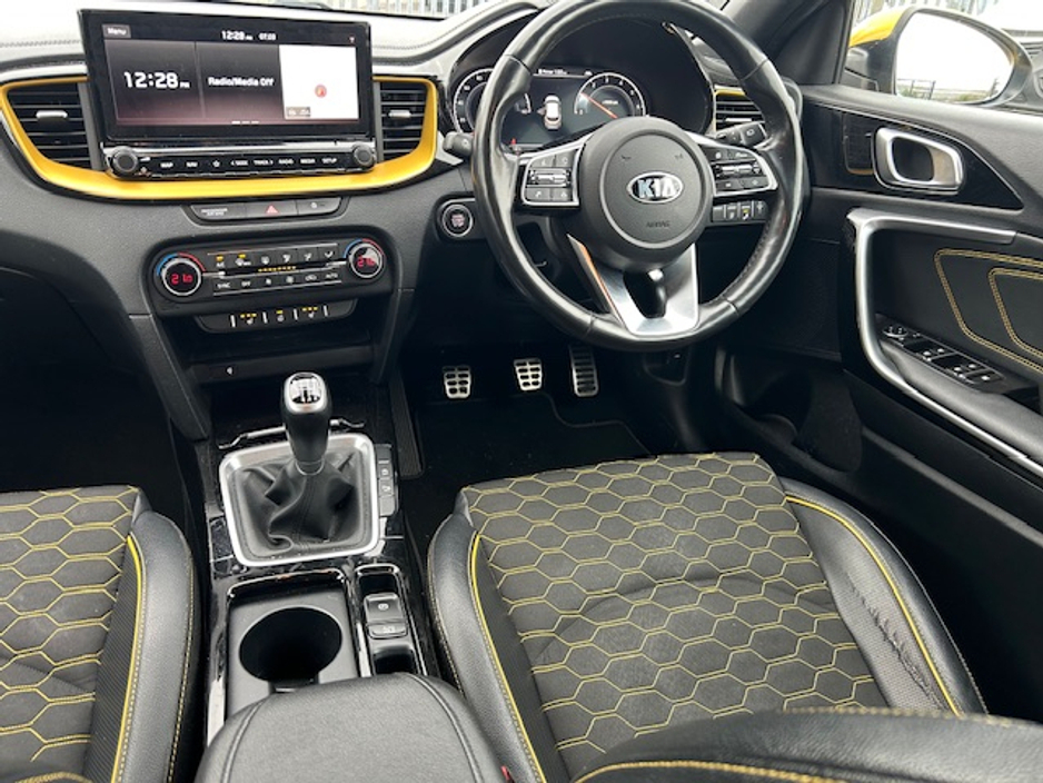 2019 Kia XCeed - image 9