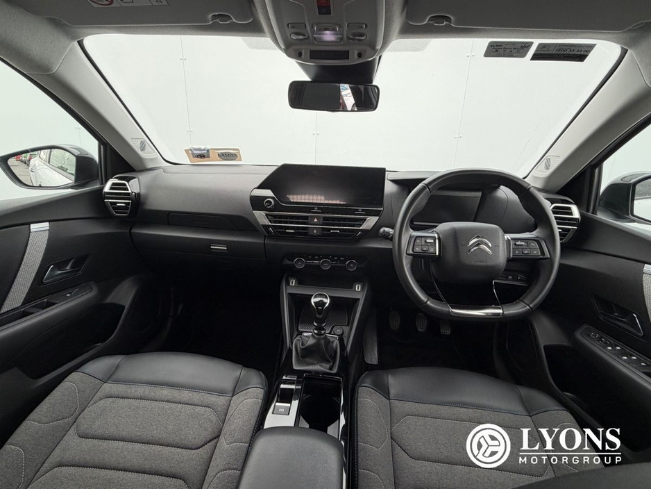 2023 Citroen C4 - image 4