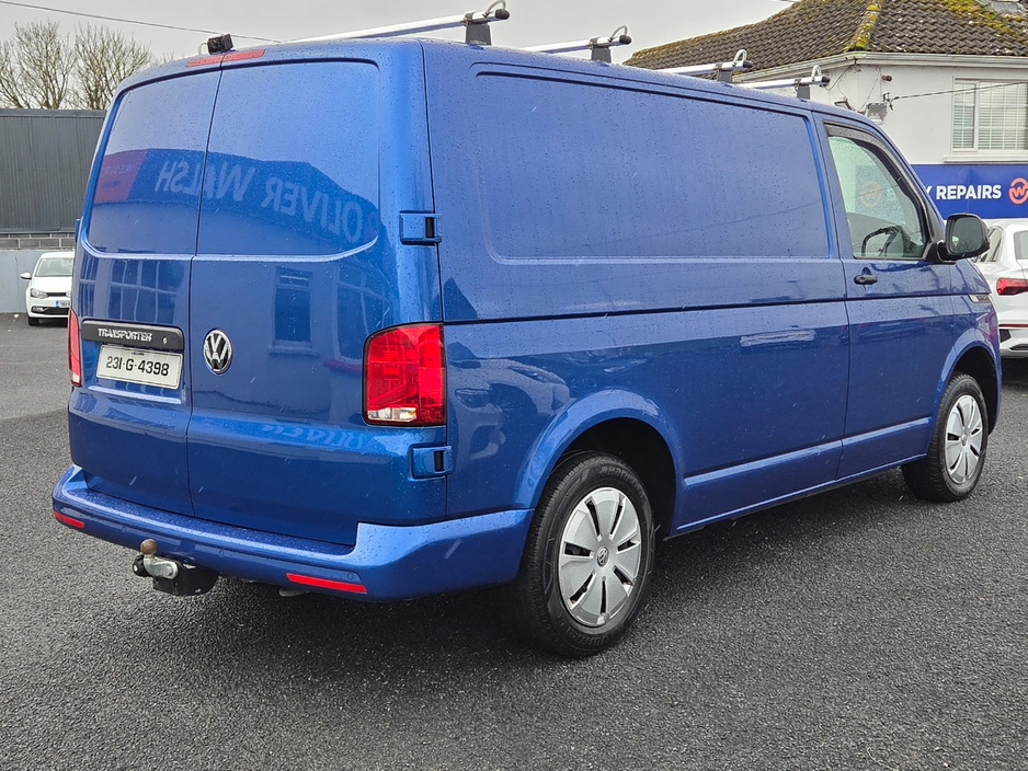 2023 Volkswagen Transporter - image 2