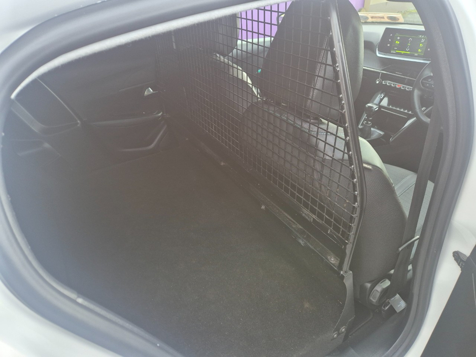 2023 Peugeot 208 - image 6
