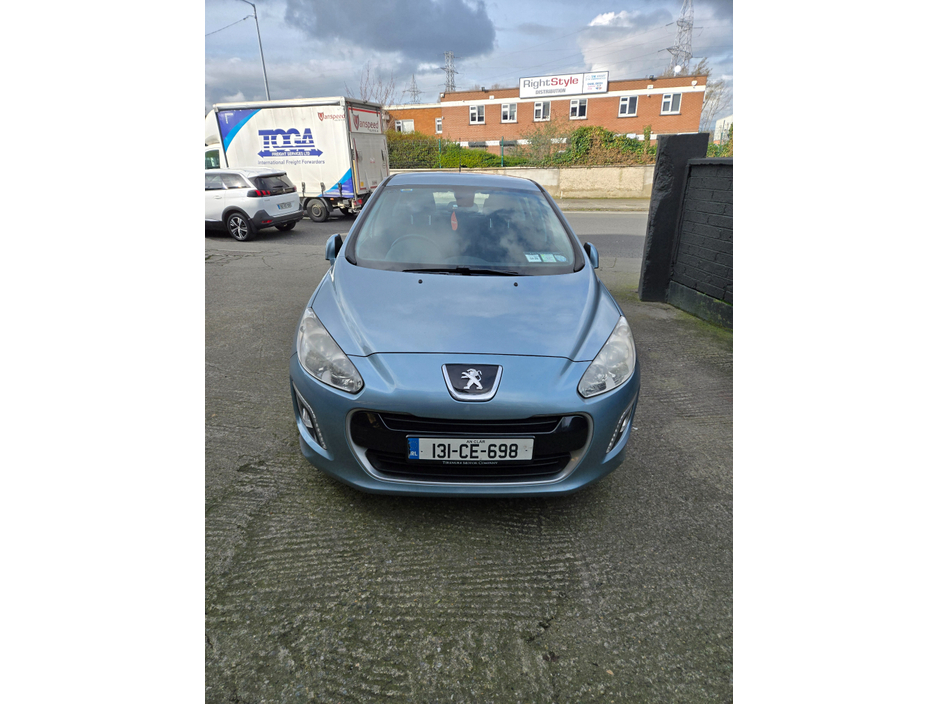 2013 Peugeot 308 - image 11