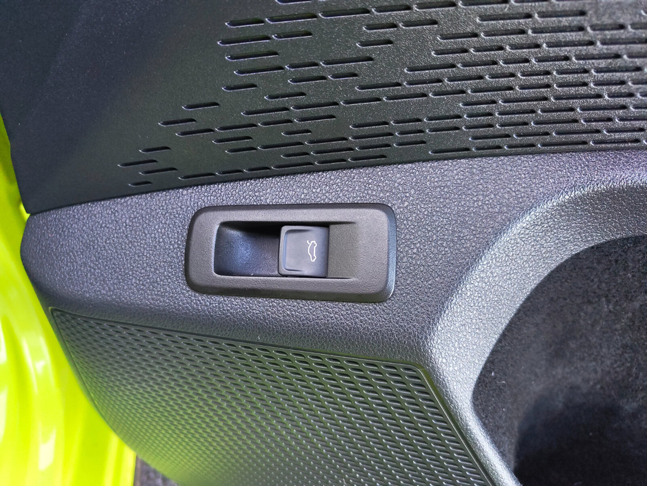 2022 Skoda Octavia - image 29