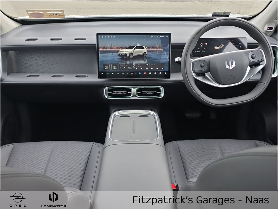 2026 Leapmotor B10 Design 67.1kw(420Km) Demo (Price Includes €1000 Scrappage Allowance) €33,950