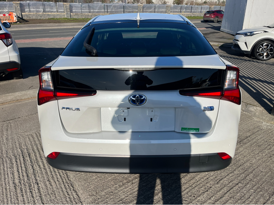 2020 Toyota Prius - image 5