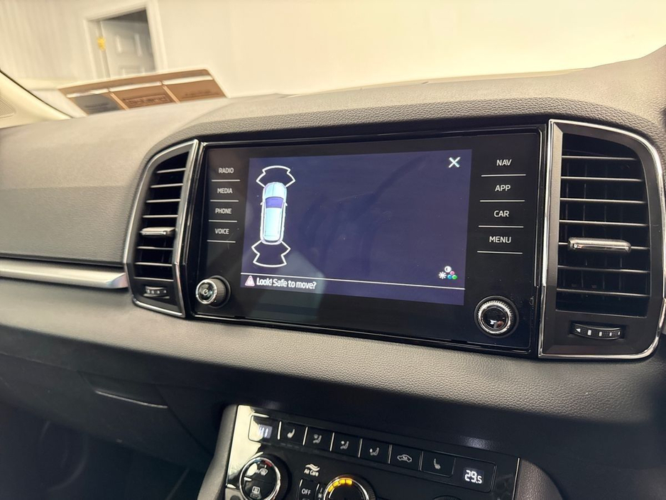 2023 Skoda Karoq - image 21