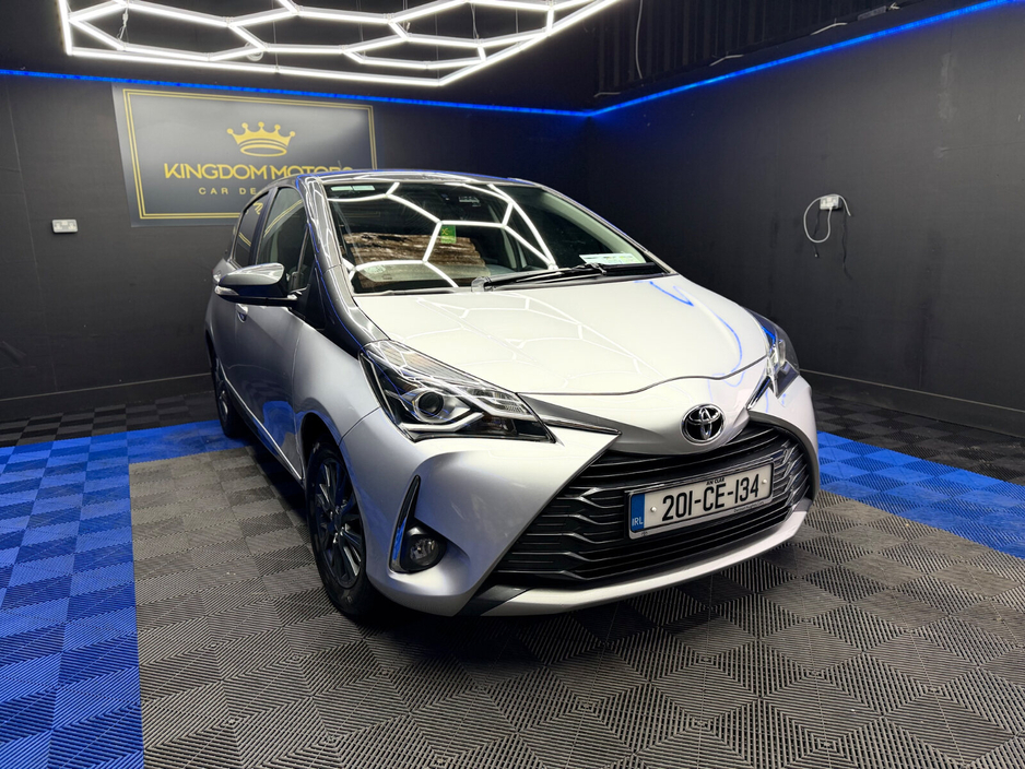 2020 Toyota Yaris - image 3