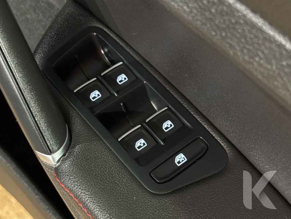 2019 Volkswagen Golf - image 21