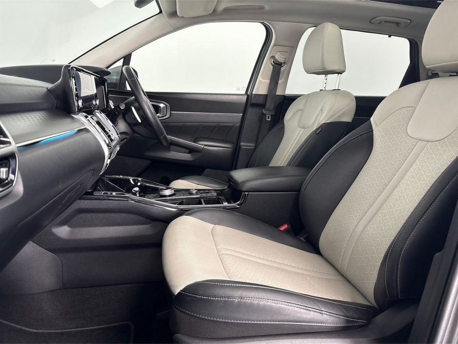 2023 Kia Sorento - image 30