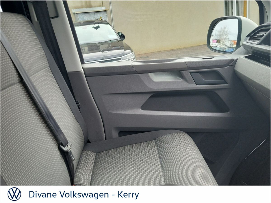 2021 Volkswagen Transporter - image 22