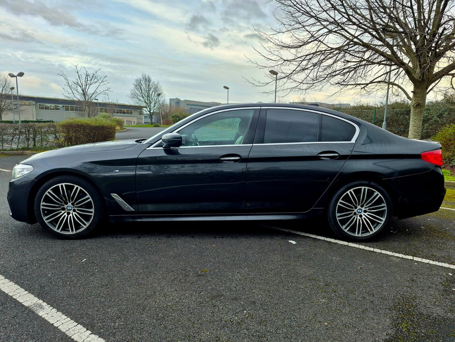 2017 BMW 5 Series - image 2