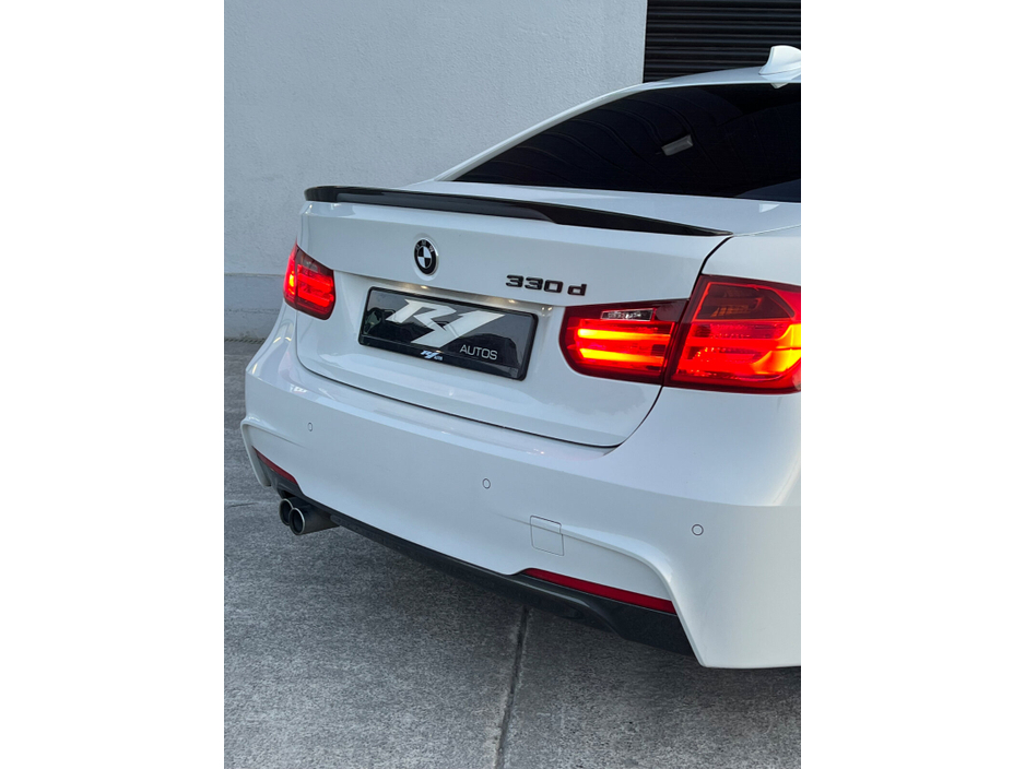 2012 BMW 3 Series - image 9