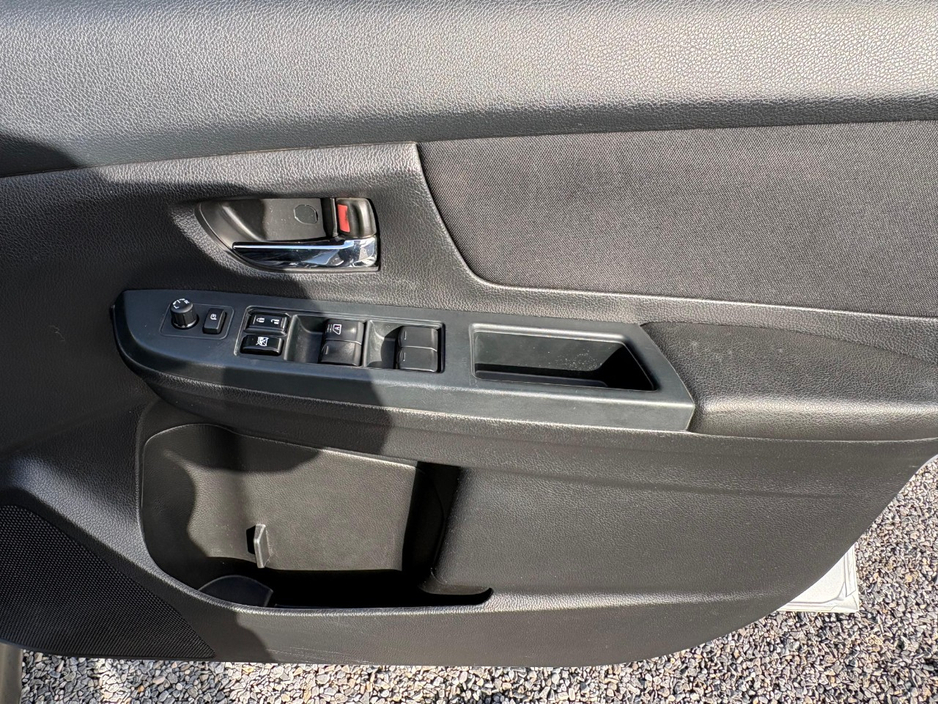 2015 Subaru XV - image 8
