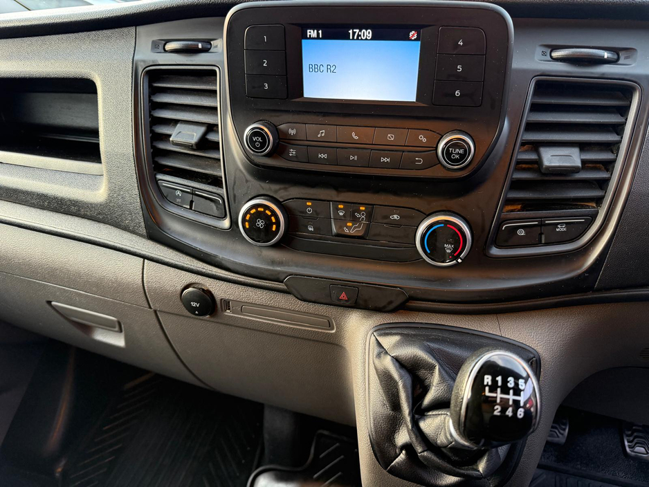 2022 Ford Transit Custom - image 13