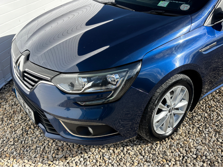 2017 Renault Megane - image 14