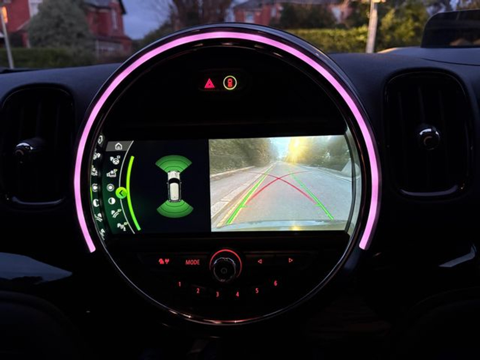 2017 MINI Hatch - image 17