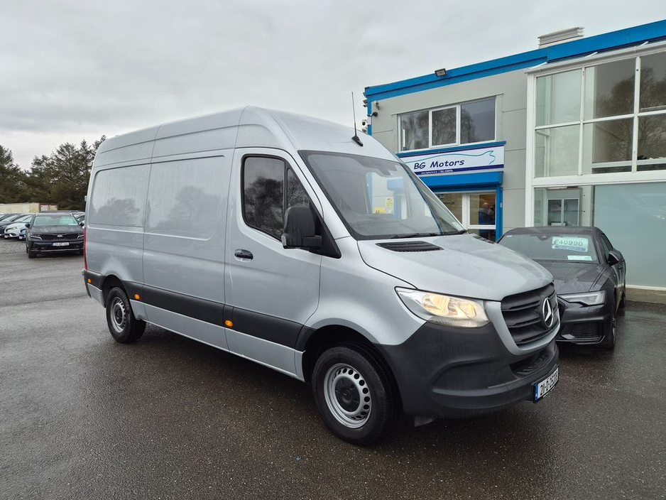 2021 Mercedes-Benz Sprinter - image 6