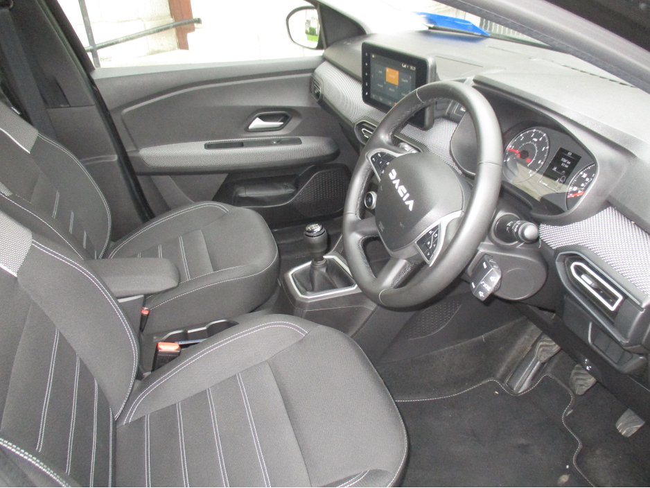 2023 Dacia Jogger - image 4