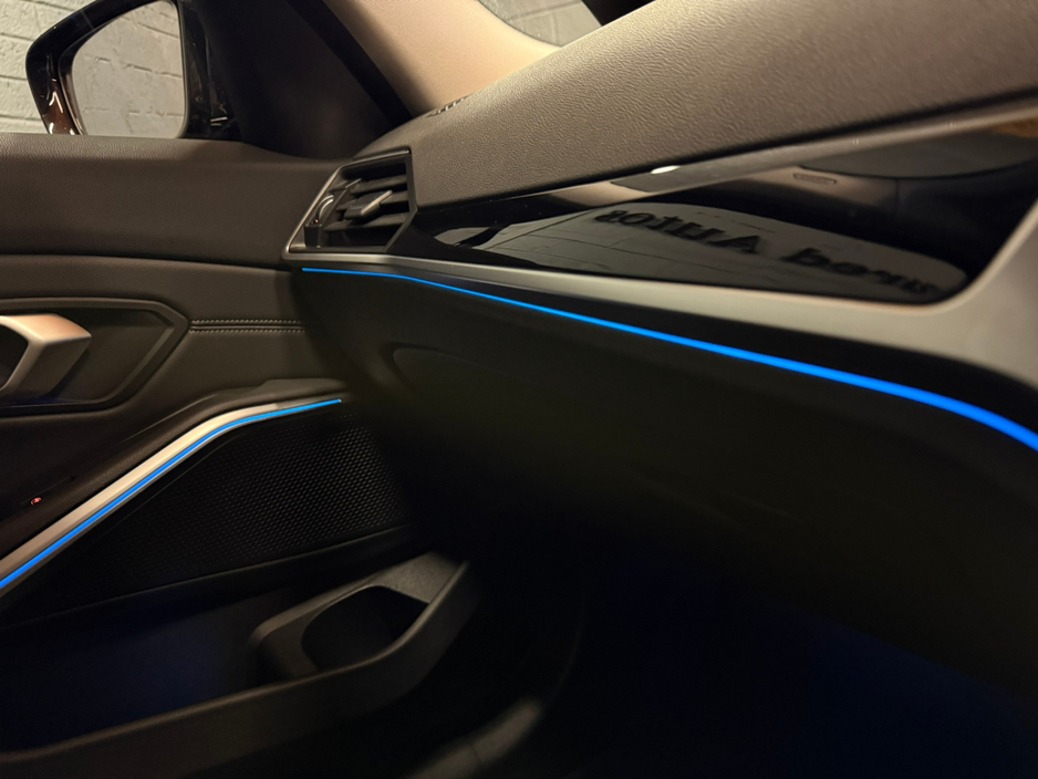 2022 BMW 3 Series - image 26