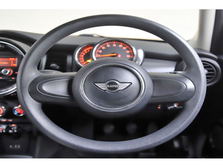 2018 MINI Hatch 1.5 6SPD 5DR *BI-TONE ROOF* €16,890