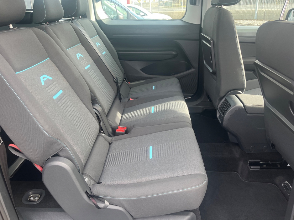 2026 Ford Tourneo Connect - image 30