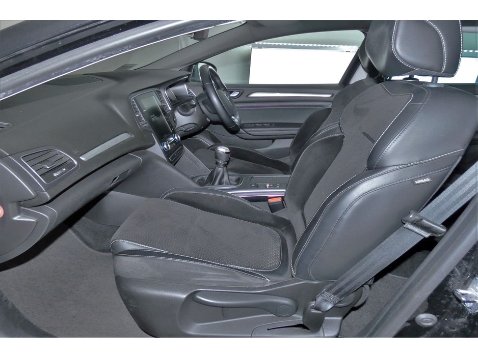 2017 Renault Megane - image 15