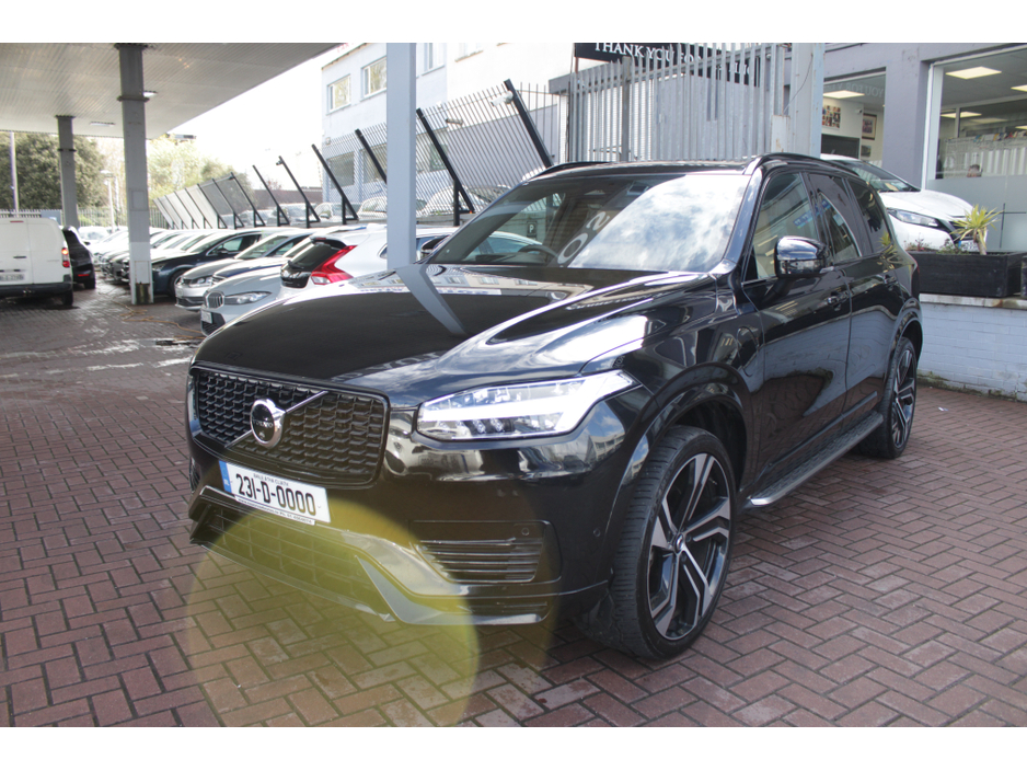 2023 Volvo XC90 - image 8