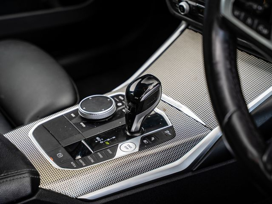 2022 BMW 3 Series - image 14