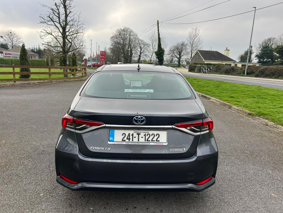 2024 Toyota Corolla - image 4