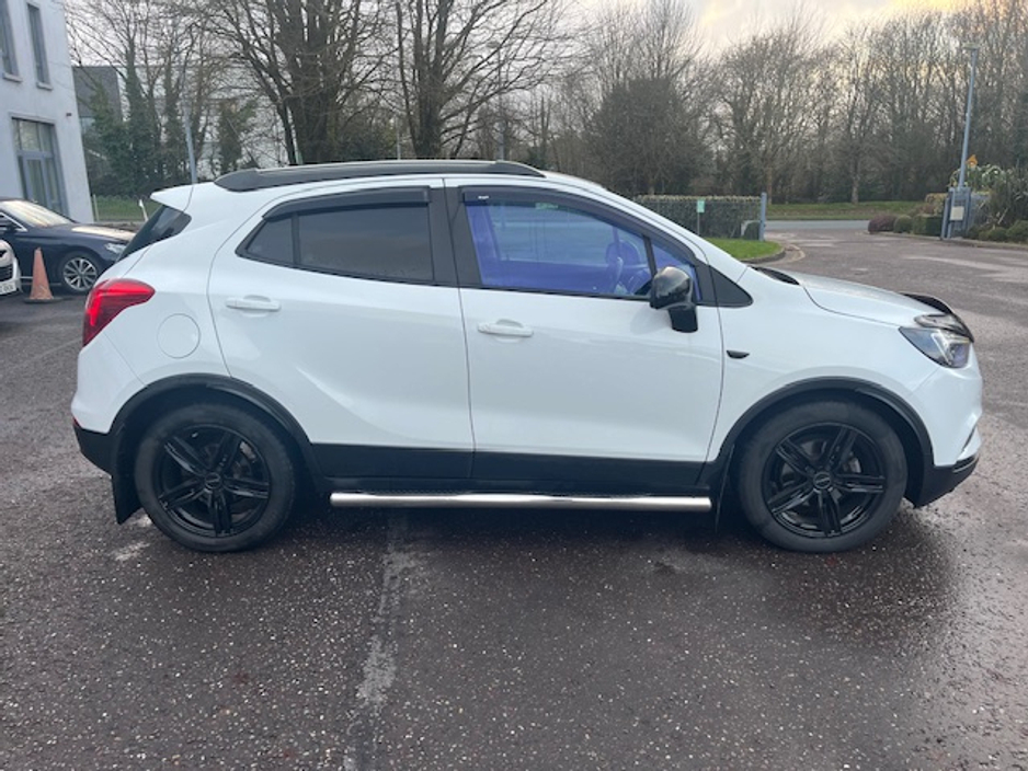 2018 Vauxhall Mokka - image 8