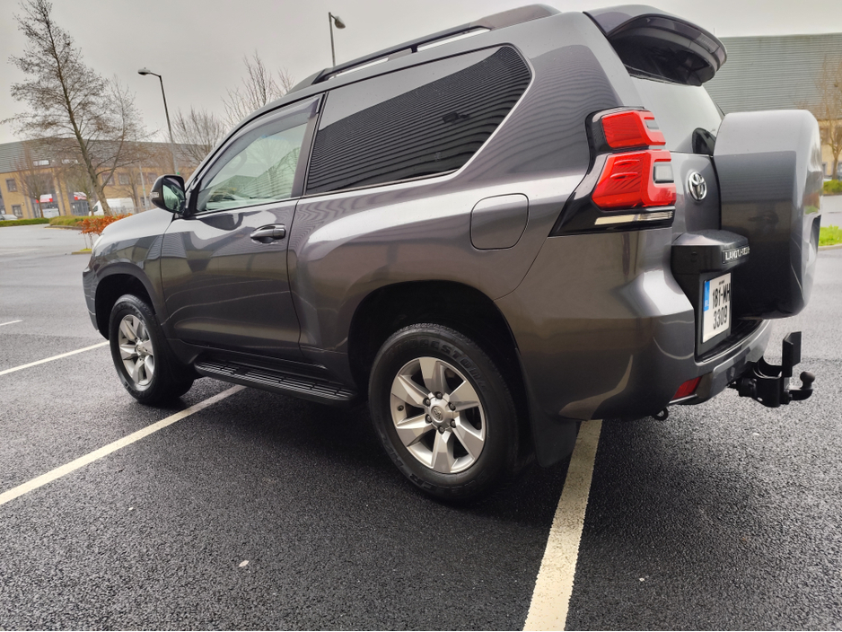 2018 Toyota Landcruiser SWB GX COMMERCIAL ** AUTOMATIC ** PRICE PLUS V.A.T ** FULL V.A.T INVOICE AVAILABLE ** €29,995