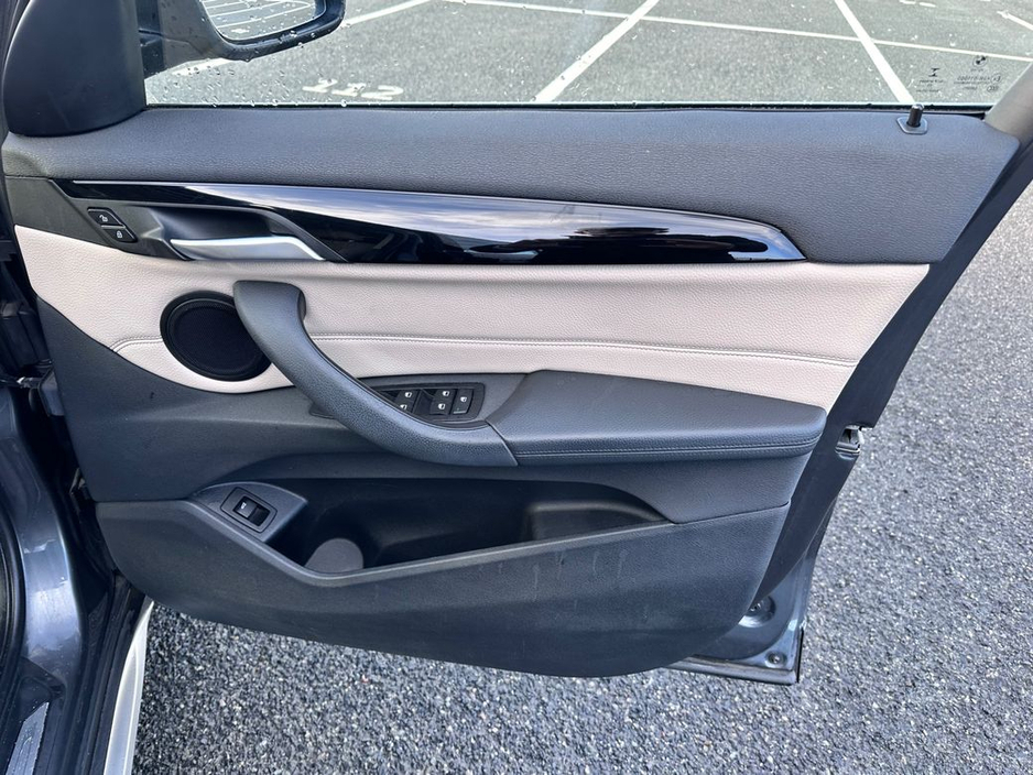 2016 BMW X1 - image 13