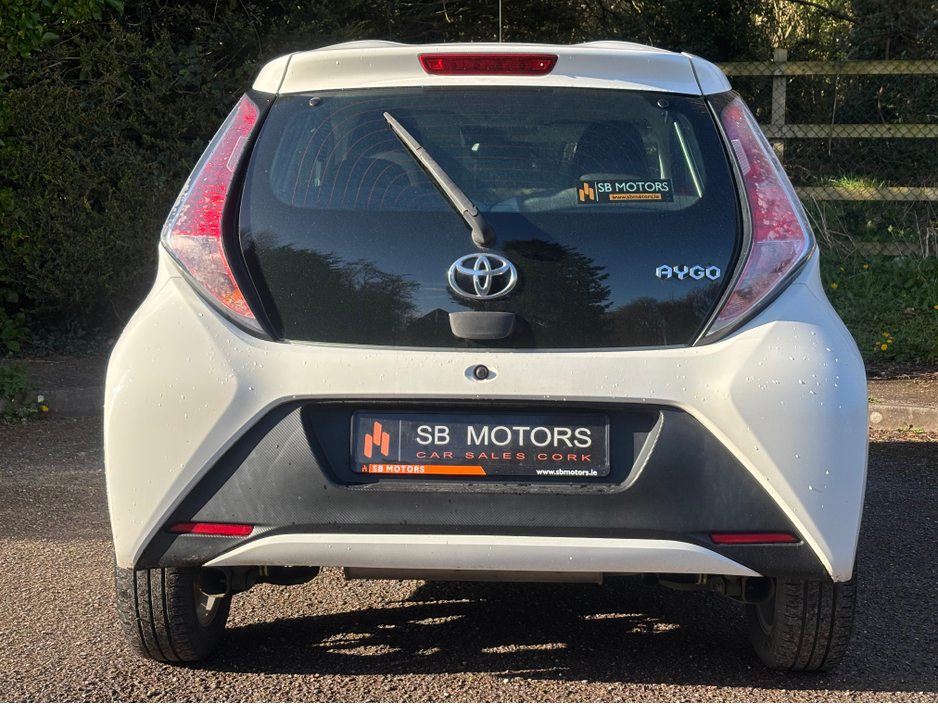 2016 Toyota Aygo - image 5