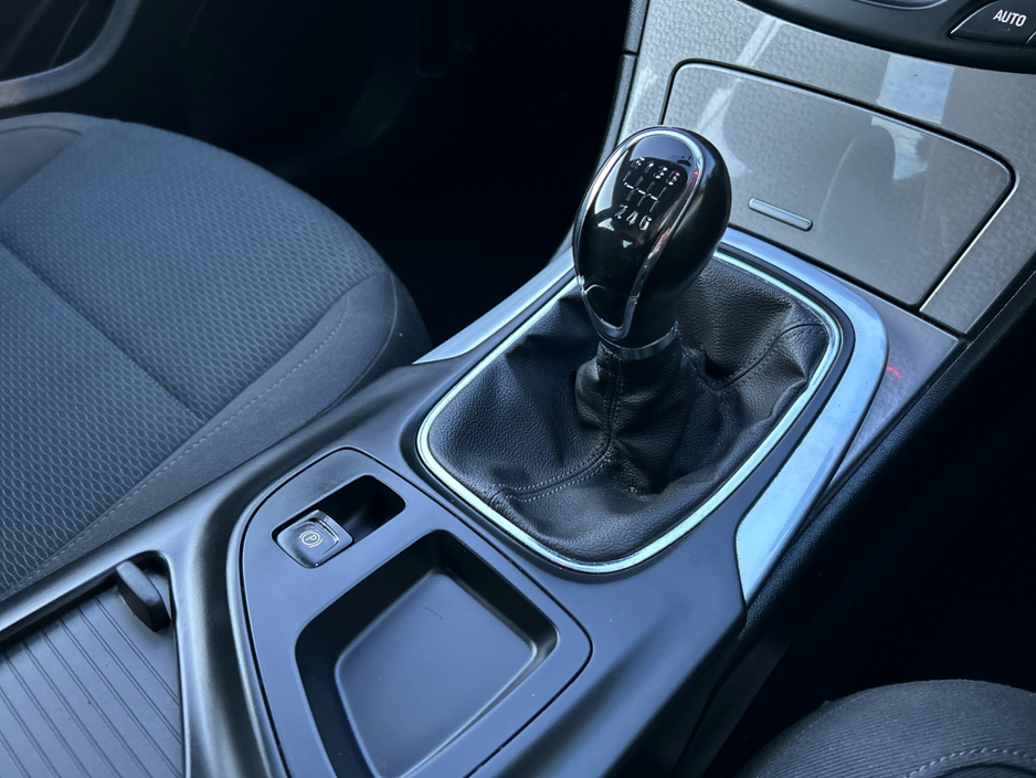 2016 Opel Insignia SC 1.6 CDTI 136PS 4DR €8,950