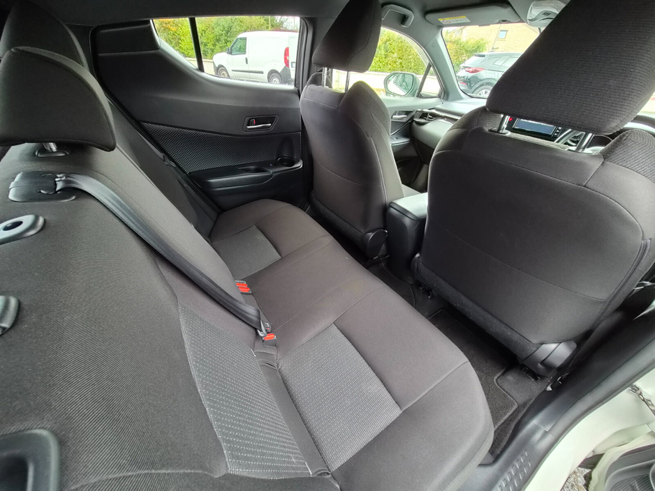 2019 Toyota C-HR - image 9