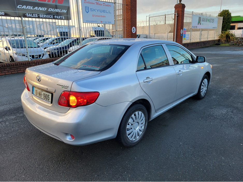 2010 Toyota Corolla - image 3