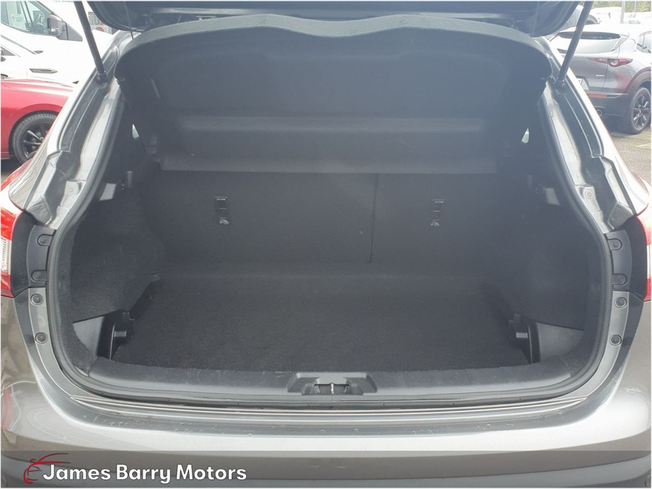 2015 Nissan Qashqai - image 30