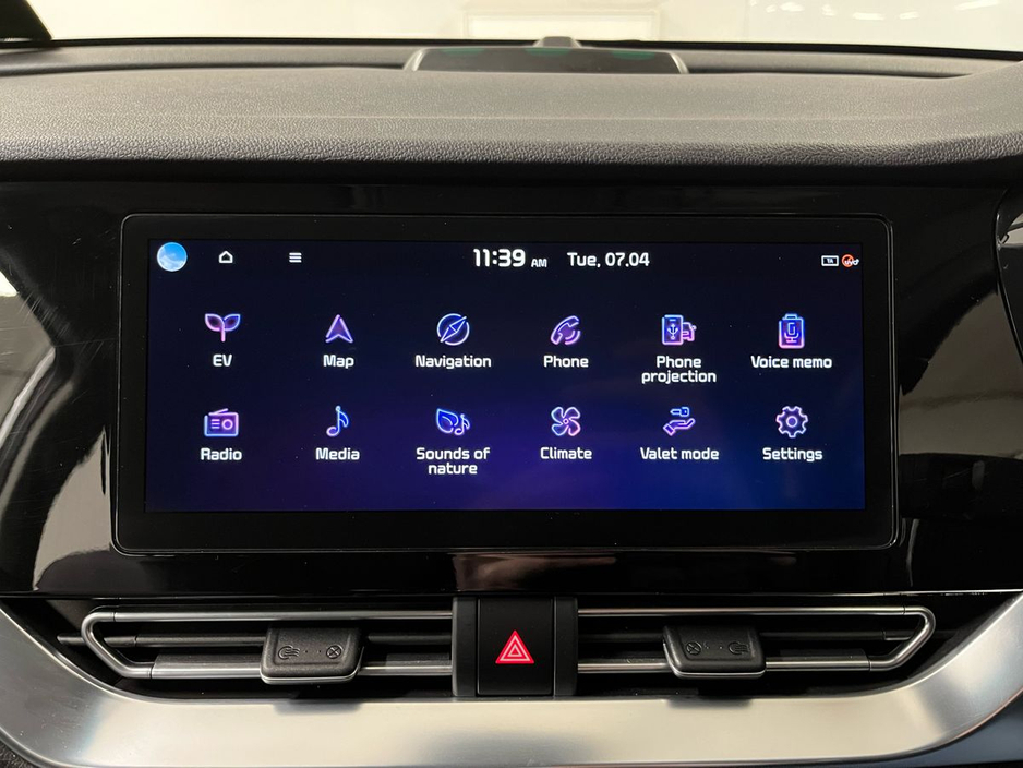 2022 Kia e-Niro - image 18