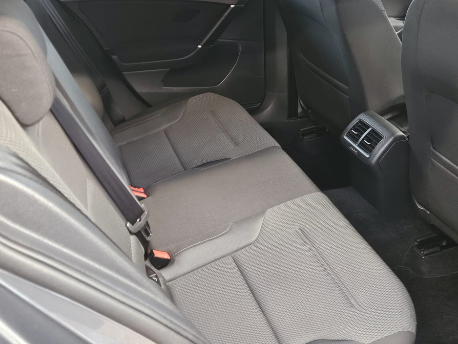 2017 Volkswagen Golf - image 6