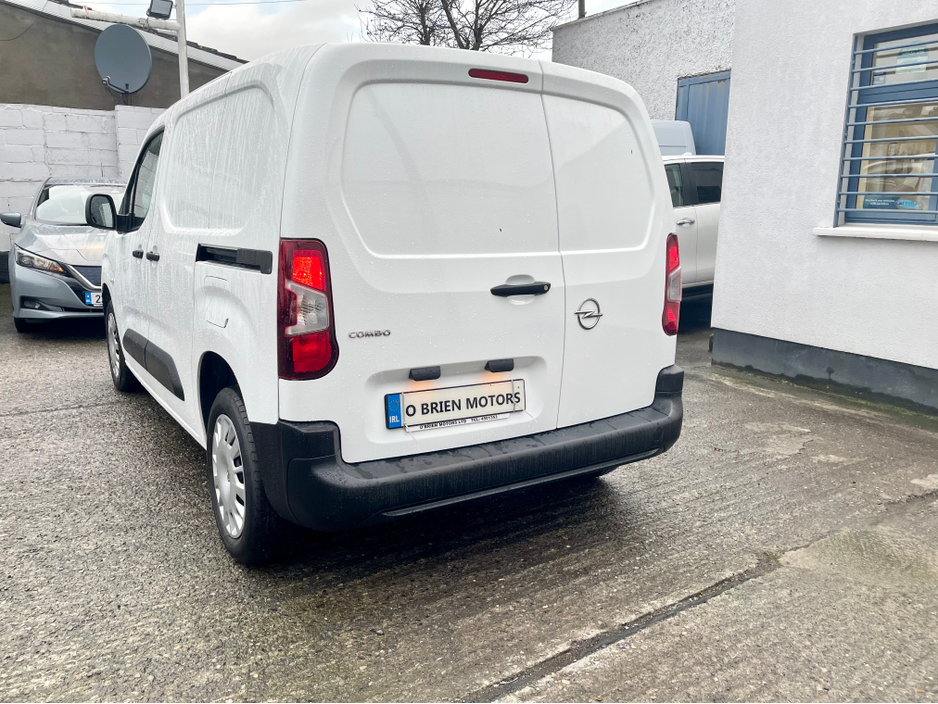 2022 Opel Combo L1H1 1.5 CDTI 100PS DIESEL 6SPEED MANUAL MY22 SWB €13,000