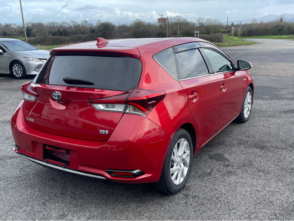 2017 Toyota Auris - image 7