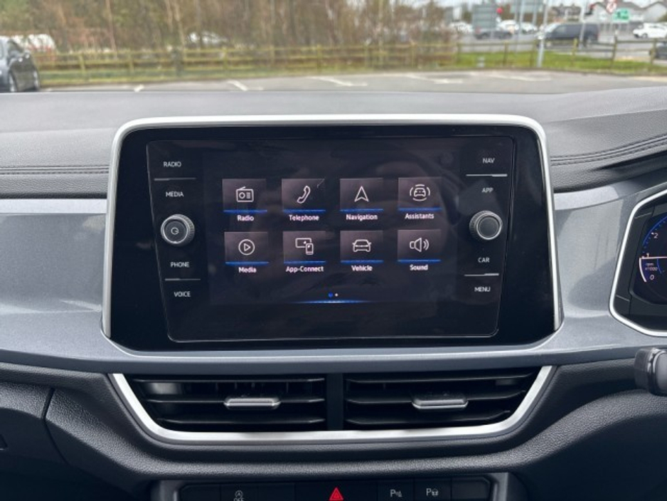 2024 Volkswagen T-Roc - image 16