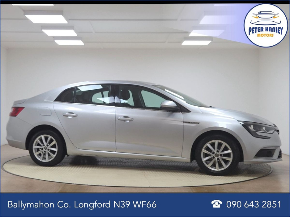 2018 Renault Megane - image 4